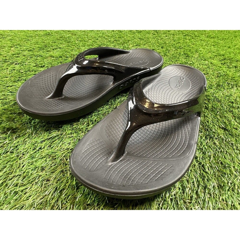 Oofos OOlala Sandals Women's Size 7 Black Recovery Running Toe Post Flip Flops
